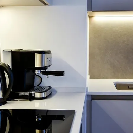 Lux Waterfront Charm 4 * Belgrade