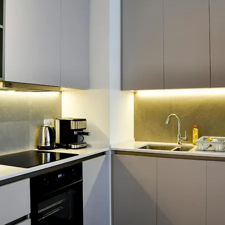 Lux Waterfront Charm 4 Apartment