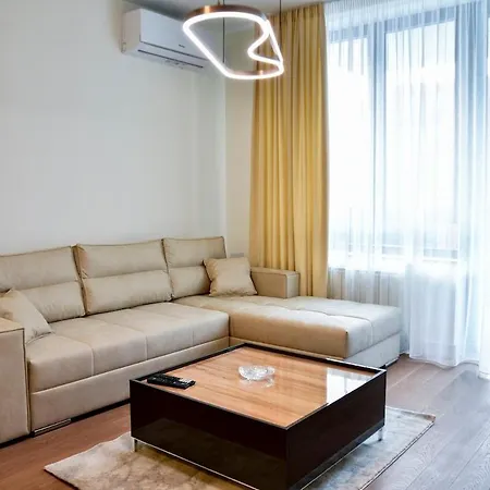 Lux Waterfront Charm 4 *